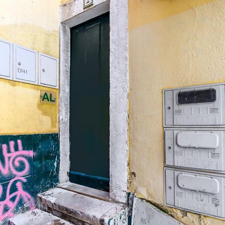 Typical Apartment Alfama-Center Lisbon Luaran gambar