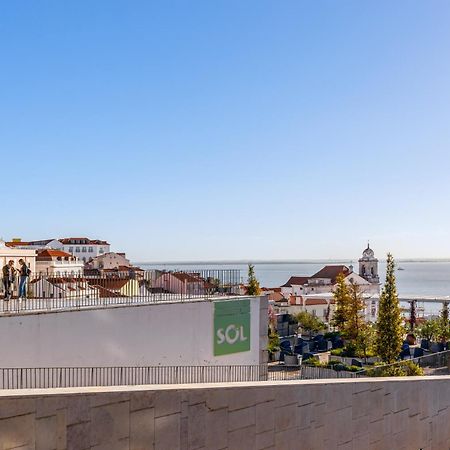 Typical Apartment Alfama-Center Lisbon Luaran gambar