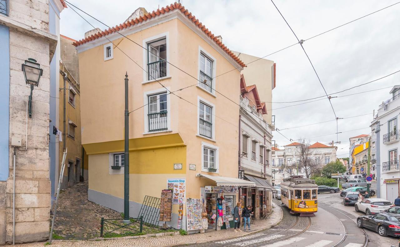 Typical Apartment Alfama-Center Lisbon Luaran gambar