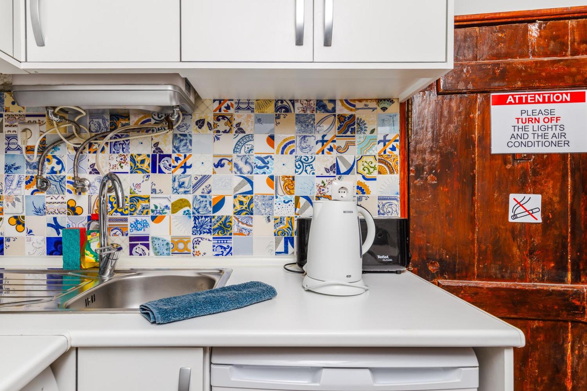 Typical Apartment Alfama-Center Lisbon Luaran gambar