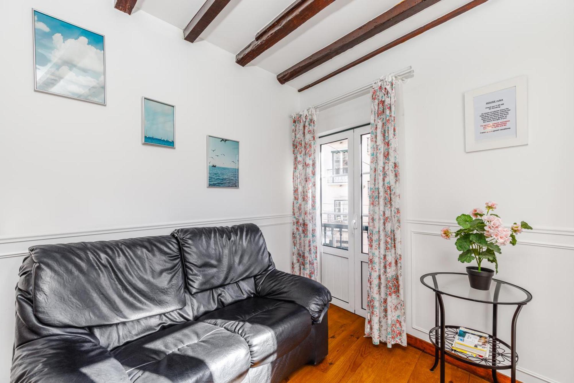 Typical Apartment Alfama-Center Lisbon Luaran gambar