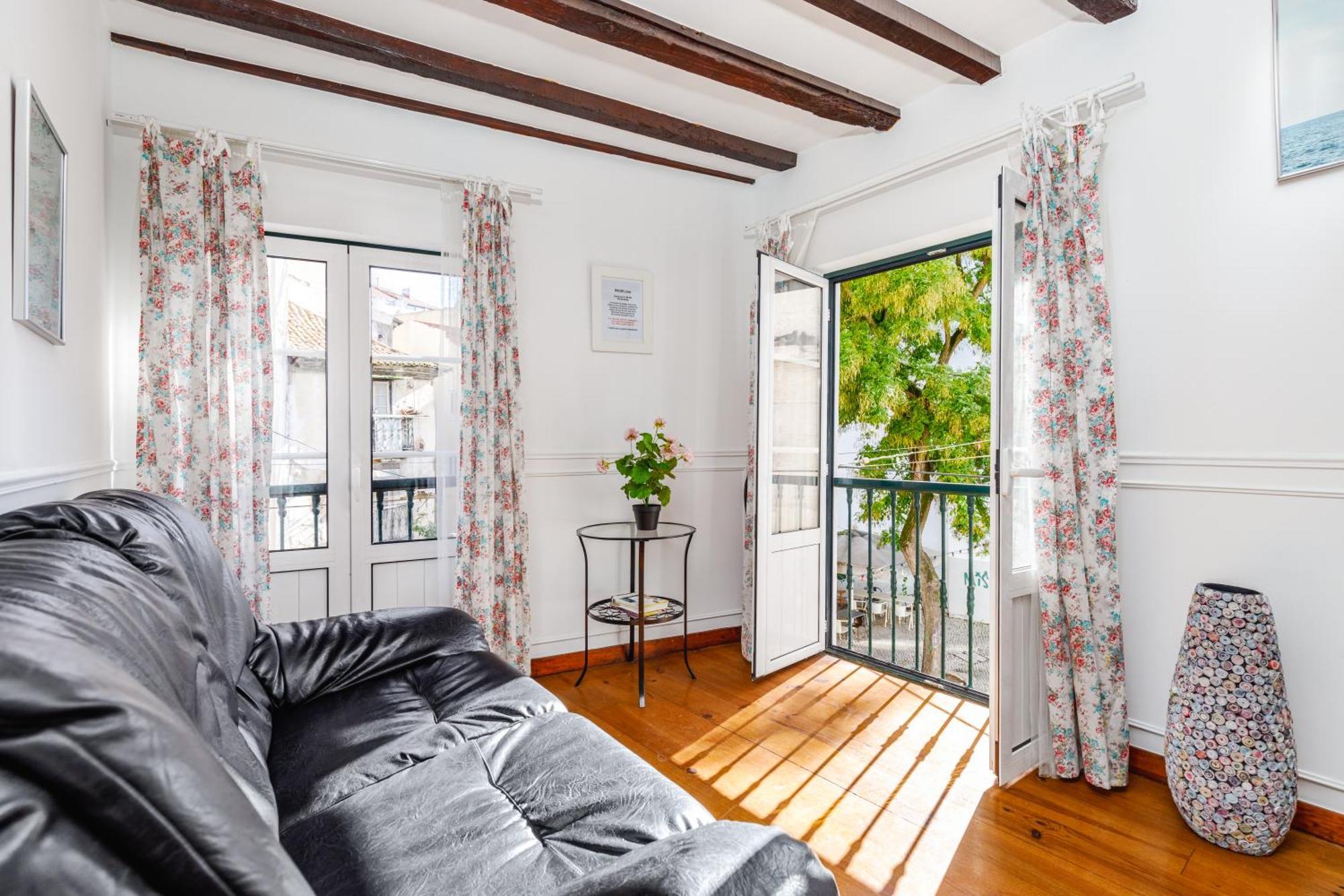 Typical Apartment Alfama-Center Lisbon Luaran gambar
